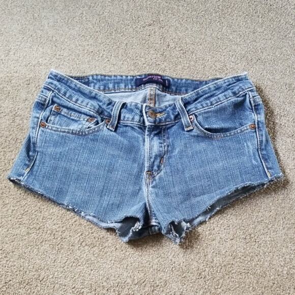 Levi's Jean's Cut Off Shorts Sz 7 - Picture 1 of 5
